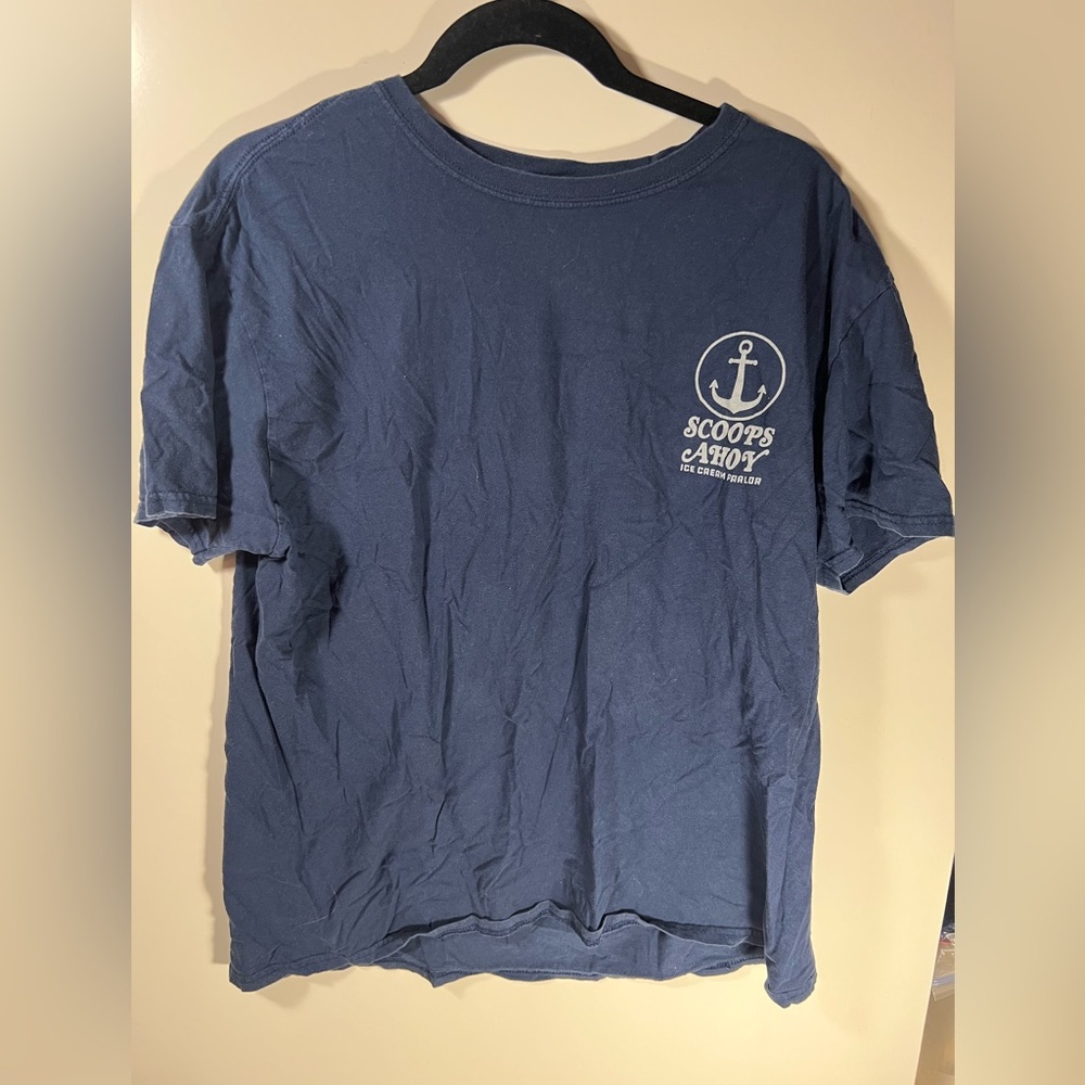 Stranger Things scoops ahoy menu graphic T-shirt extra large XL